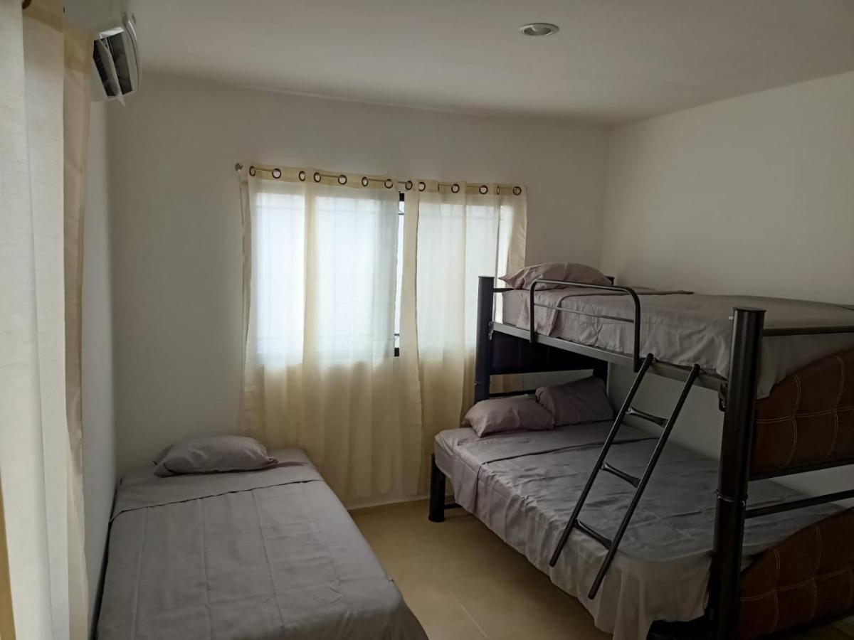 Hermosa Casa A 15 Minutos Del Aeropueto De Cancun En Exclusivo Fraccionamiento Residencial Kültér fotó